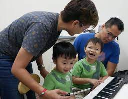 At joy music studio in singapore, we are passionate about inspiring even the youngest child to love music! Music Lessons For Toddlers And Babies A Music Teacher Shares What Makes Her Tick Sassy Mama
