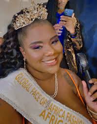 This Weekend I had the pleasure of assisting with makeup #bts and sitting  pretty as usual in VIP watch my lil bro Jonathan Heath and some new friends  grace the #UnveiledTillDeath Runway.