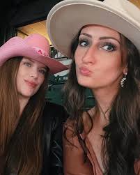 Elise (@eliseliegel) • Instagram photos and videos