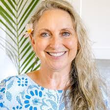 Martha Saunders's Instagram, Twitter & Facebook