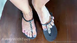 AveryWithToes aka Averywithtoes OnlyFans - Sexy Thong Sandals Foot Tease I  show off my beautiful toes, arches, and soles in minimal thong san -  Fetish-themed Porn video available for online streaming on x-fetish.tube