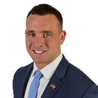 Andrew Doggett's Instagram, Twitter & Facebook