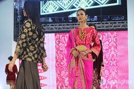 Model baju renang 10 artis indonesia ini bisa menjadi inspirasi untuk kamu. 13 Event Fashion Terbesar Di Indonesia Yang Paling Dinanti Nanti Highlight Id