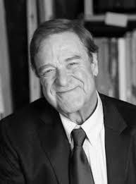 Lora Paine's Instagram, Twitter & Facebook