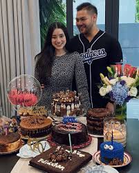 Ameera khan atau lebih dikenali sebagai little miss khan di laman sosial instagram miliknya memuat naik sekeping gambar. Fd Idzham Hints At Split With Ameera Khan Claims She Has A New Man