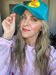 ⭐️ Oliveda Product Spotlight ⭐️ ➡️ 𝗧𝗵𝗲 𝗙𝟳𝟲 𝗛𝗼𝗻𝗲𝘆 𝗘𝗻𝘇𝘆𝗺𝗲  𝗠𝗮𝘀𝗸 is an enzymatic mask that leaves us with a radiant and even  complexion! BONUS! The honey is also sourced from the