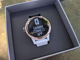 Garmin vívoactive 4s rose gold stainless steel bezel with white case and silicone band smart watch. First Look At The Vivoactive 4s The Journier