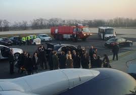 Aproximativ 300 de persoane au demonstrat sâmbătă la ambasada româniei din budapesta pentru autonomia regională a ţinutului secuiesc şi împotriva renaţionalizării şcolilor conduse de biserici istorice maghiare în transilvania, relatează mti. Neamurile Noastre Din StrÄinÄtate Nu Crede Ce Å£i Se Spune CerceteazÄ
