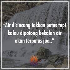 The house menampilkan ezurin khyra yang sering menjadi sorotan ramai kerana imej glamor di media sosial. Mai Tengok Air Tak Akan Putus Facebook