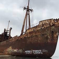 Escape the wreck and signal a passing ship or perish alone! Shipwreck Dimitrios Gition Lo Que Se Debe Saber Antes De Viajar Tripadvisor
