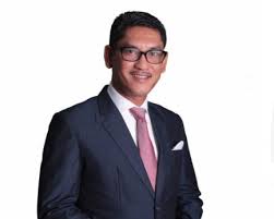 Berikut merupakan senarai menteri besar dan ketua menteri untuk setiap negeri di malaysia yang memaparkan maklumat negeri, nama mc/ cm dan parti juga parti diwakili. Senarai Menteri Besar Perak Sejak 1948
