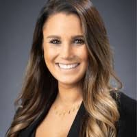 Lauren Heald's Instagram, Twitter & Facebook