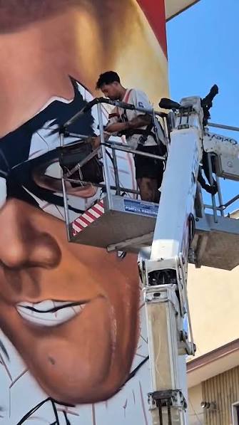 A Manfredonia, si sta realizzando un murales ,, grazie all'impegno degli  SCAMU e della famiglia ,, in ricordo di    prematuramente scomparso lo scorso Gennaio. , Presto anche un nuovo parco  ...