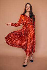 Petite models are highly sought after for parts modeling because their hands and feet are often smaller and more appealing than those of taller models. Petite Modelling Uk Become A Petite Model Apply Now