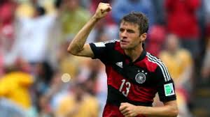 Thomas müller (weilheim, 13 september 1989) is een duits voetballer die doorgaans in de aanval speelt. Thomas Muller Reveals He Rejected Manchester United Move And Increased Salary To Stay With Bayern Munich