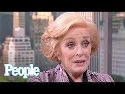 Holland Taylor Reveals How She Landed 1st Date With Girlfriend Sarah  Paulson
