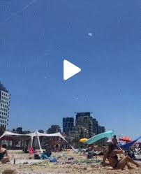 ملابس السباحة للنساء في تركيا. Ø´Ø§Ù‡Ø¯ Ù…Ø¦Ø§Øª Ø§Ù„Ø¥Ø³Ø±Ø§Ø¦ÙŠÙ„ÙŠÙŠÙ† ÙŠÙ‡Ø±Ø¨ÙˆÙ† Ø¹Ø±Ø§Ø© Ù…Ù† Ø¹Ù„Ù‰ Ø´Ø§Ø·Ø¦ Ø§Ù„Ø¨Ø­Ø± Ø¨Ø¹Ø¯ Ø³Ù…Ø§Ø¹ ØµÙØ§Ø±Ø§Øª Ø§Ù„Ø¥Ù†Ø°Ø§Ø± ØªØ±ÙƒÙŠØ§ Ø§Ù„Ø¢Ù†