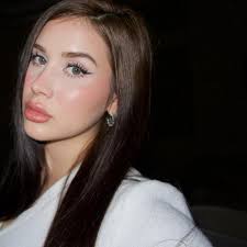 Photos by BARBRA WOOD (@barbrawoodc) · December 3, 2025