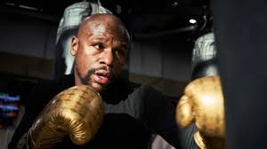 El peleador de artes marciales mixtas anunció en twitter que se enfrentará a pacquiao, aunque no ofreció mayores detalles. Floyd Mayweather Recibe Burla De Famoso Rapero Por Su Nuevo Look Heraldo Deportes