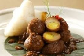 Telur puyuh kaya akan gizi, selain itu jika diolah dengan benar akan lebih enak daripada telur ayam lho. Semur Telur Puyuh Bumbu Ebi Sajian Sedap