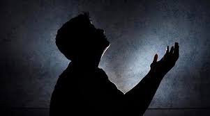 Mari kita simak sebuah kisah tentang taubat seorang pembunuh 100 orang yang diceritakan oleh rasulullah shallallahu 'alaihi wasallam dalam salah satu hadisnya. Kisah Taubatnya Seorang Pembunuh 100 Orang