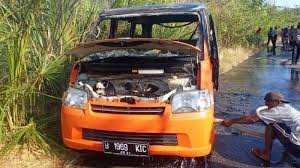 Pt prt demak milik siaapa?. Mobil Pengangkut Bansos Uang Tunai Rp 840 Juta Hangus Terbakar Sebuah Ponsel Juga Ludes Halaman All Tribun Jateng