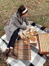 Picnic In Central Park Pretty In The Pines Nyc Picnic Outfits Picnic Date Outfits Womens Fashion Party