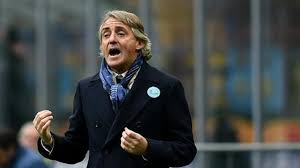 Inter milan manager roberto mancini has accused napoli boss maurizio sarri of using homophobic language towards him during a touchline altercation. Mancini Inter Milan Wajib Kalahkan As Roma Dunia Bola Com