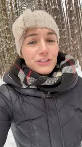 Beställ en personlig video från Lindsay Hamilton