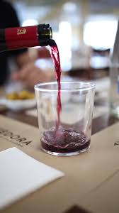 🍷 VI I LLIMONÀ 🍷, 👉 Así es como se le llama en los pueblos, en las  raíces del esmorzaret., ⚗️ Una mezcla que ha perdurado hasta días de hoy.,  🍷 Vino de la casa + gaseosa., La combinación de grandes ...