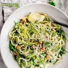 Courgette Met Walnoot Salade Recepten Met Courgette Walnoot Salade Recept Courgette Spaghetti