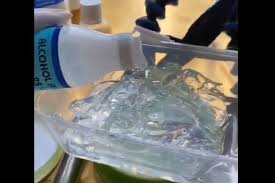 Penangkaran buaya asam kumbang atau sering disebut sebagai taman buaya asam kumbang adalah salah satu taman reptil yang paling besar di indonesia dengan lebih dari 2,400 ekor reptil. Viral Video Pembuatan Hand Sanitizer Dengan Campuran Gel Lidah Buaya Halaman All Kompas Com