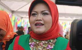 Neneng hassanah yasin (dikenal dengan sebutan mpo neneng; Mengenal Sosok Neneng Hasanah Yasin Petahana Kabupaten Bekasi Halaman 1 Kompasiana Com