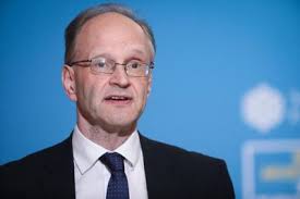 Respects paid to DUP MLA Peter Weir after passing of mother Peggy who had  'long and happy life'