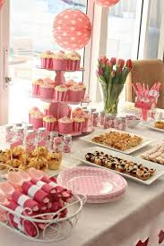 Quick and easy baby shower food ideas. Idees De Deco Pour Une Baby Shower Party Deco Anniversaire Fille Idees De Fete Deco Baby Shower
