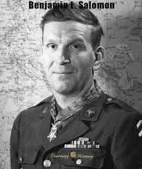 疯狂的犹太牙医：他杀死98个日本兵，英雄勋章却迟到了60年_本杰明·所罗门