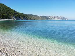 La spiaggia di Portonovo: quale scegliere e cosa vedere – Usa La Valigia