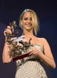 List of marcello mastroianni movies: Lawrence Holds Marcello Mastroianni Award At Venice