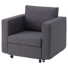 Poltrone letto singole la poltrona letto singolo è una normale. Una Poltrona Letto Piccola Versatile E Facile Da Trasformare In Un Letto Singolo Armchair Bed Chair Bed Armchair