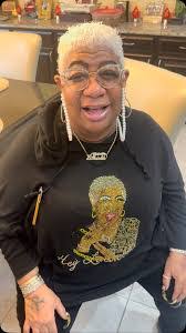 Lois Sneed's Instagram, Twitter & Facebook