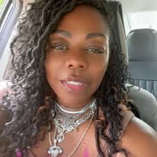 Sharika Moore's Instagram, Twitter & Facebook