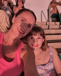 Leanne Zahn's Instagram, Twitter & Facebook