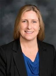 Fiscal del Condado Oculta Que su Esposa Trabaja Para Una Firma  Políticamente Conectada