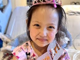 Stephanie Yuan's Instagram, Twitter & Facebook