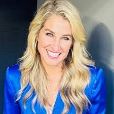 Lesley Mccaslin's Instagram, Twitter & Facebook