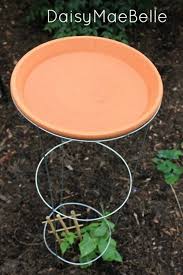 Diy Bird Bath For Cage Tomato Cage Bird Bath Tomato Cages Diy Bird Bath Diy Garden Projects