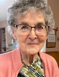 Donna Kovach's Instagram, Twitter & Facebook