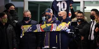 Diego perotti, ozan tufan ve ömer faruk beyaz olmak üzere birçok konuya değinen belözoğlu, mesut özil transferiyle ilgili de konuştu. Iste Mesut Ozil In Ilk Aciklamalari Fenerbahce Nin Yeni Transferi Istanbul A Geldi