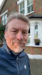 Martin J. Eppler: Want to give a great presentation? Use ugly sketches