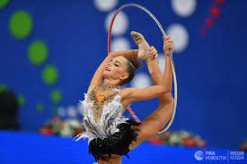 Индивидуальное многоборье в художественной гимнастике на олимпийских играх в токио войдет в историю. Obzor Samyh Interesnyh Kupalnikov Na Chempionate Mira 2017 V Pezaro Tancuyushie